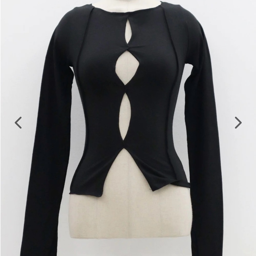 ❌SOLD❌ cut out top